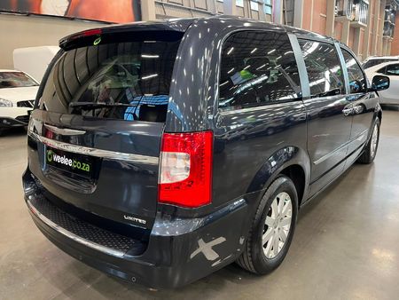 2013-Chrysler-Grand-Voyager-28-Limited-Auto_6