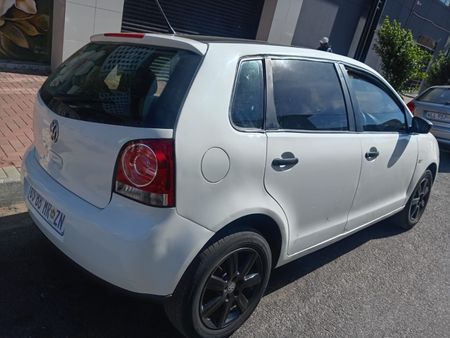 2016-Volkswagen-Polo-Vivo-GP-14-Trendline_5
