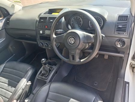 2016-Volkswagen-Polo-Vivo-GP-14-Trendline_8