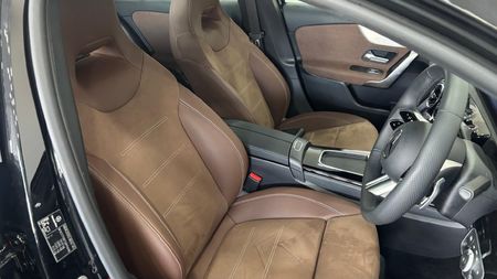 2025-Mercedes-Benz-A-Class-A-200-Auto_4