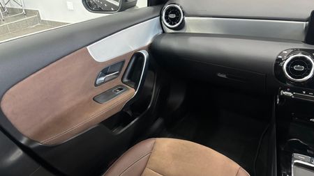 2025-Mercedes-Benz-A-Class-A-200-Auto_7