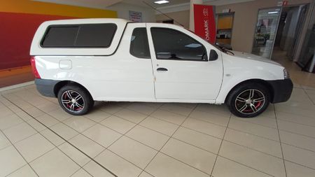 2023-Nissan-NP200-16-AC-Safety-Pack_4