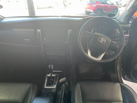 2023-Toyota-Fortuner-24-GD-6-RB-Auto_10