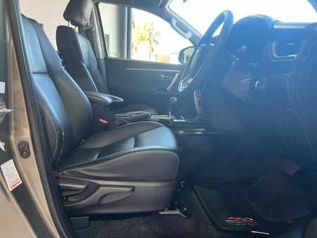 2023-Toyota-Fortuner-24-GD-6-RB-Auto_11