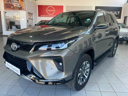 2023-Toyota-Fortuner-24-GD-6-RB-Auto_2