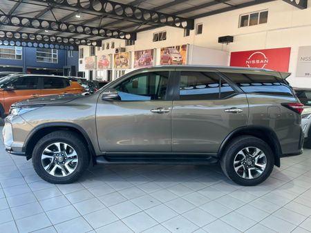 2023-Toyota-Fortuner-24-GD-6-RB-Auto_3
