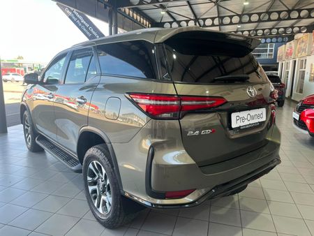 2023-Toyota-Fortuner-24-GD-6-RB-Auto_4