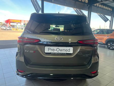 2023-Toyota-Fortuner-24-GD-6-RB-Auto_5