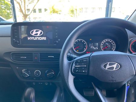 2026-Hyundai-Grand-i10-12-Motion-Auto_18