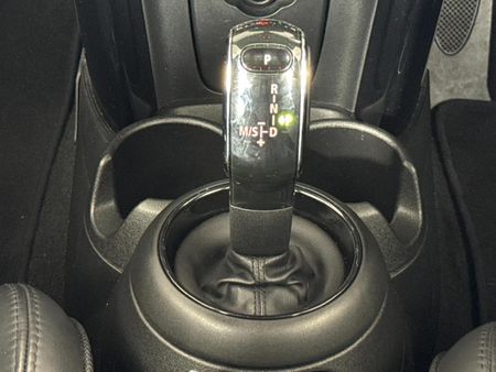 2019-MINI-Hatch-Cooper-S-5-dr-Auto_10