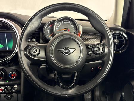 2019-MINI-Hatch-Cooper-S-5-dr-Auto_12