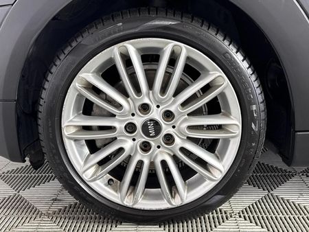 2019-MINI-Hatch-Cooper-S-5-dr-Auto_4