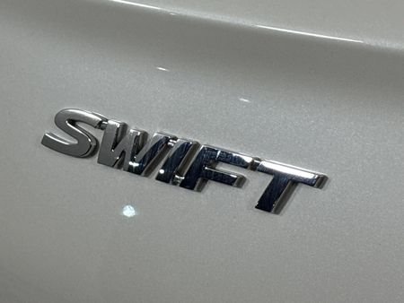 2025-Suzuki-Swift-12-GL_10