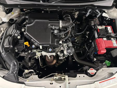 2025-Suzuki-Swift-12-GL_11