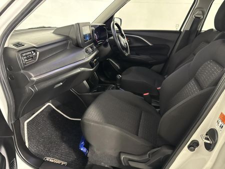2025-Suzuki-Swift-12-GL_8