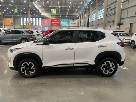 2024-Nissan-Magnite-10T-Acenta-Auto_3