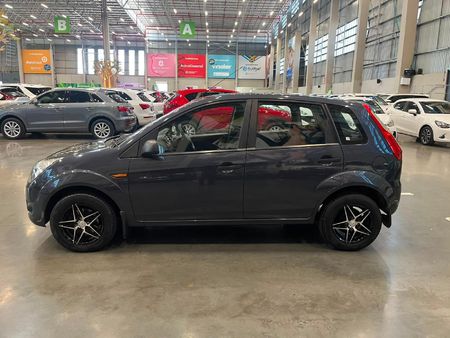 2012-Ford-Figo-14-TDCi-Ambiente_3