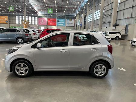2017-Kia-Picanto-10-Street_3
