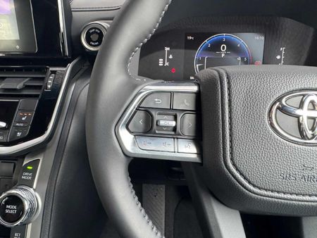 2026-Toyota-Land-Cruiser-300-V6-33D-GX-R_11