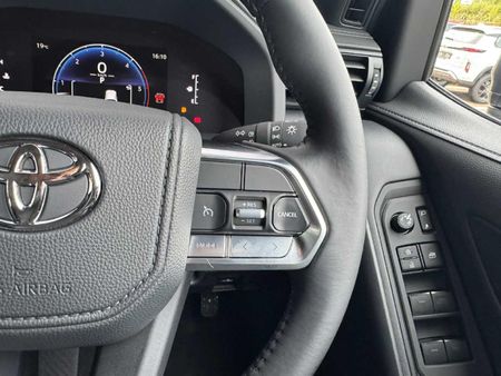 2026-Toyota-Land-Cruiser-300-V6-33D-GX-R_12