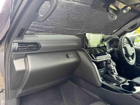 2026-Toyota-Land-Cruiser-300-V6-33D-GX-R_21