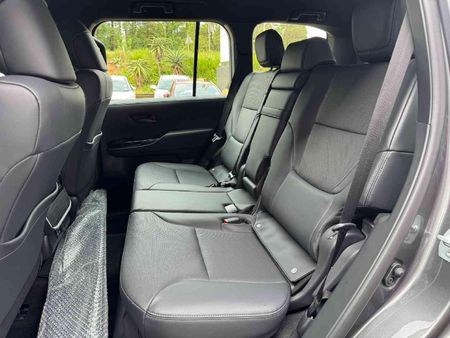 2026-Toyota-Land-Cruiser-300-V6-33D-GX-R_23