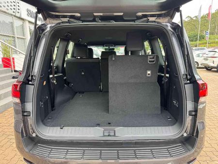 2026-Toyota-Land-Cruiser-300-V6-33D-GX-R_6