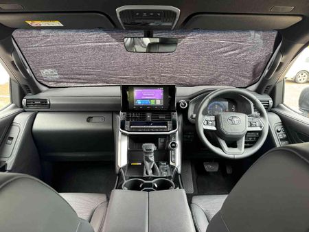 2026-Toyota-Land-Cruiser-300-V6-33D-GX-R_7