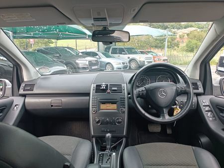 2011-Mercedes-Benz-A-Class-A-180-CDI-Elegance-Auto_7
