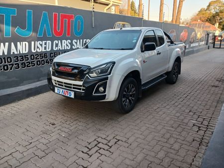 2022-Isuzu-D-Max-250-HO-X-Rider-Auto-Extended-Cab_0