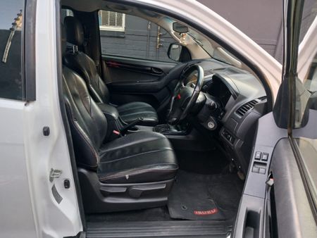 2022-Isuzu-D-Max-250-HO-X-Rider-Auto-Extended-Cab_11