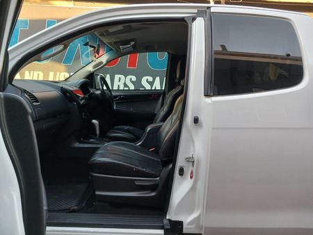 2022-Isuzu-D-Max-250-HO-X-Rider-Auto-Extended-Cab_8