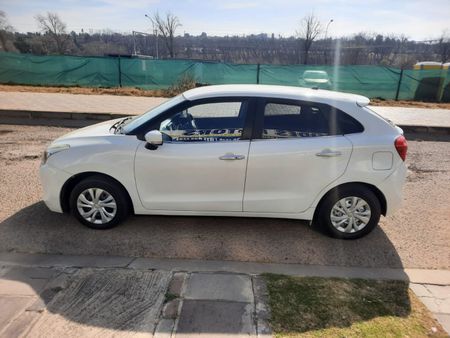 2017-Suzuki-Baleno-14-GLX-Auto_18