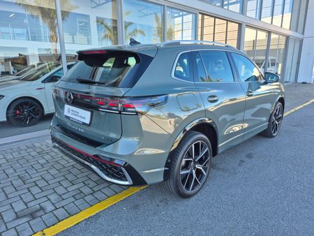 2025-Volkswagen-Tiguan-20TDI-R-Line-4Motion_3