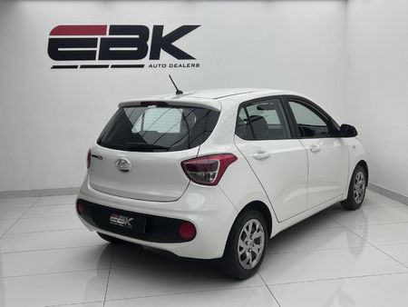2018-Hyundai-Grand-i10-10-Motion_5