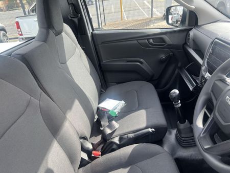 2026-Isuzu-D-Max-19-DDI-HR-Single-Cab_13