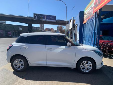 2025-Suzuki-Swift-12-GL-Auto_3