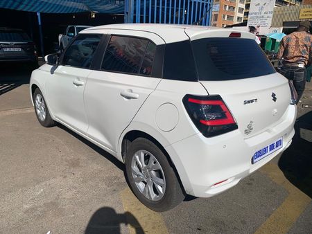 2025-Suzuki-Swift-12-GL-Auto_5