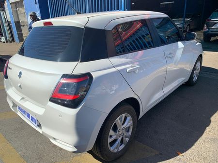 2025-Suzuki-Swift-12-GL-Auto_6
