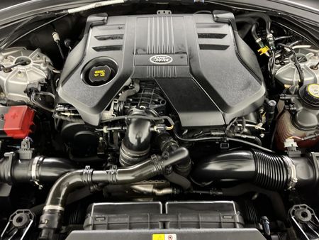2019-Land-Rover-Range-Rover-Velar-30-D-SE-D300_12