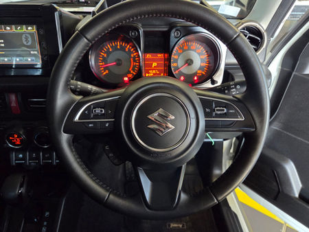 2020-Suzuki-Jimny-15-GLX-Auto_11