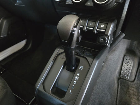 2020-Suzuki-Jimny-15-GLX-Auto_12
