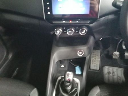 2026-Nissan-Magnite-10T-Acenta-Auto_15