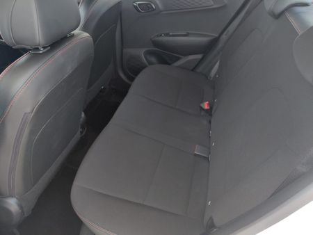 2026-Hyundai-Grand-i10-10-Fluid_10