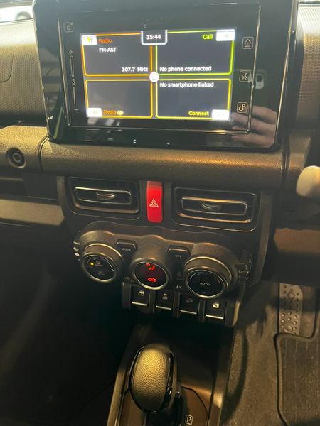 2022-Suzuki-Jimny-15-GLX-Auto_11