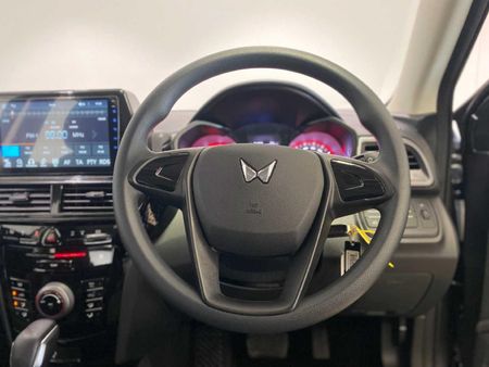2026-Mahindra-XUV-3XO-12T-MX3-Auto_7