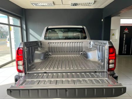 2026-Mitsubishi-Triton-24-Di-DC-GLS-4x4-Double-Cab-Auto_14