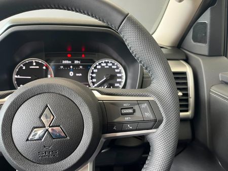 2026-Mitsubishi-Triton-24-Di-DC-GLS-4x4-Double-Cab-Auto_6
