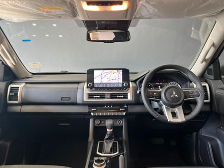 2026-Mitsubishi-Triton-24-Di-DC-GLS-4x4-Double-Cab-Auto_7
