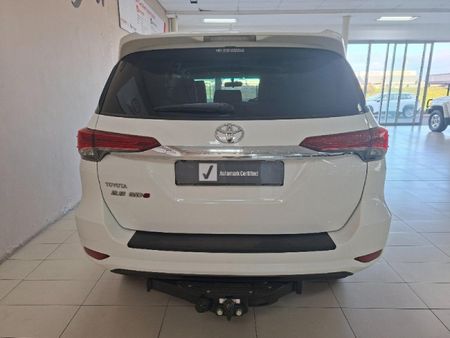 2016-Toyota-Fortuner-28-GD-6-Raised-Body-Auto_1